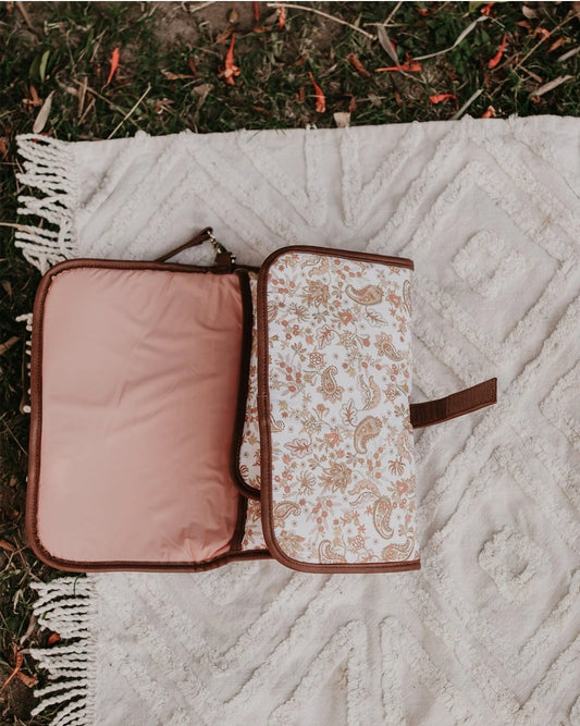 OiOi Change Mat -Tan Paisley