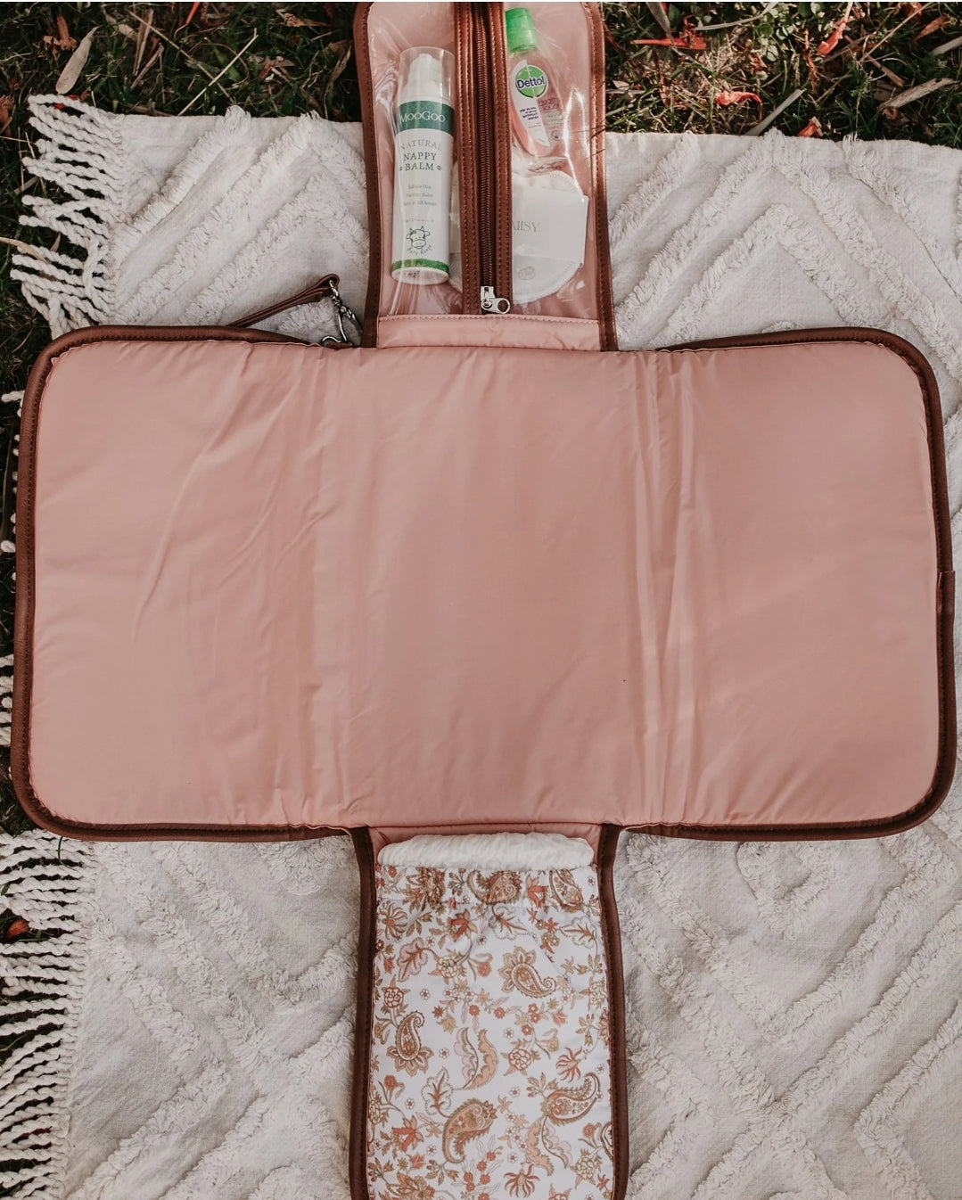 OiOi Change Mat -Tan Paisley
