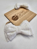 Load image into Gallery viewer, Lace Bow - White
