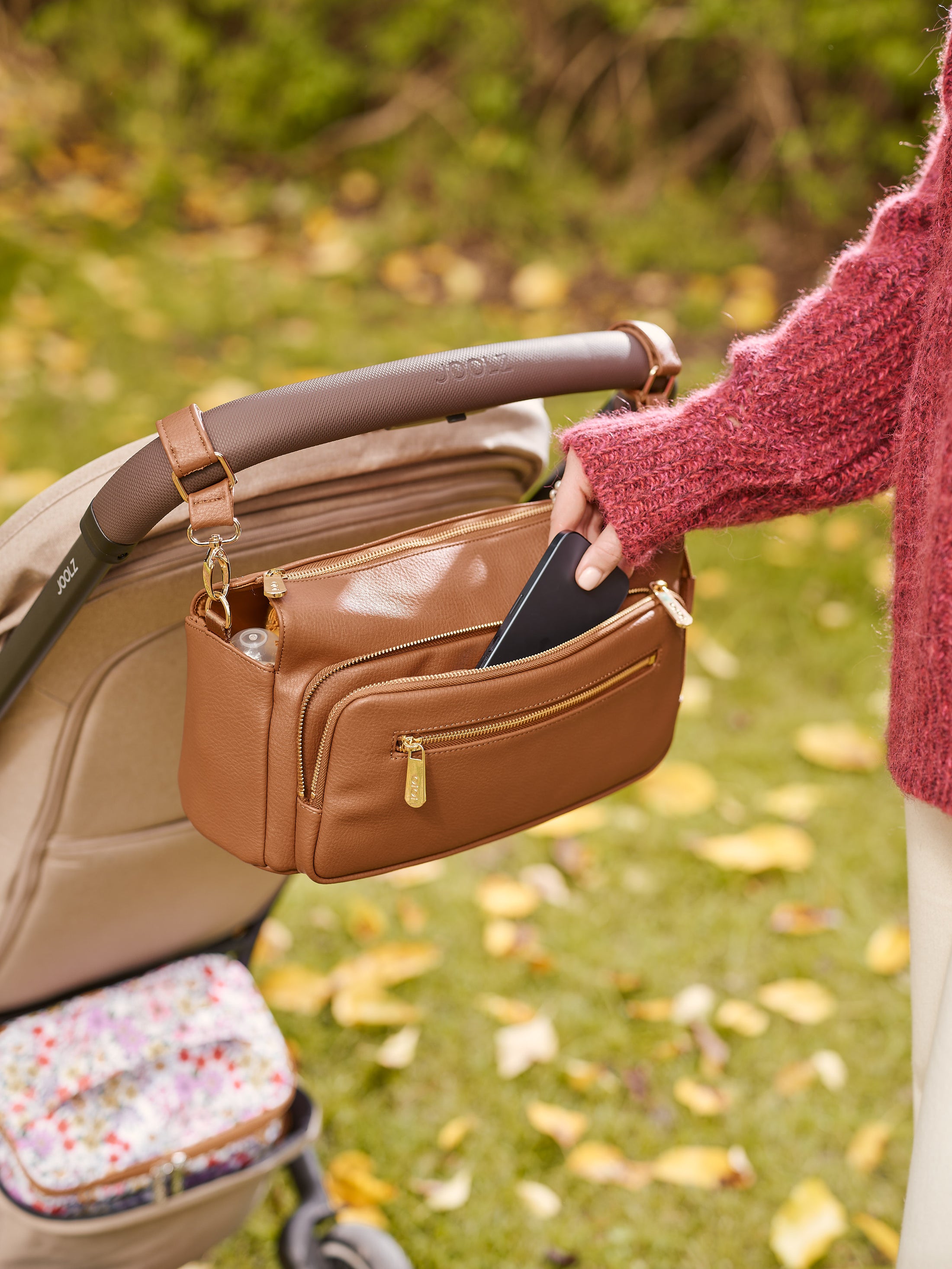 OiOi - Multitasker Pram Caddy - Chestnut