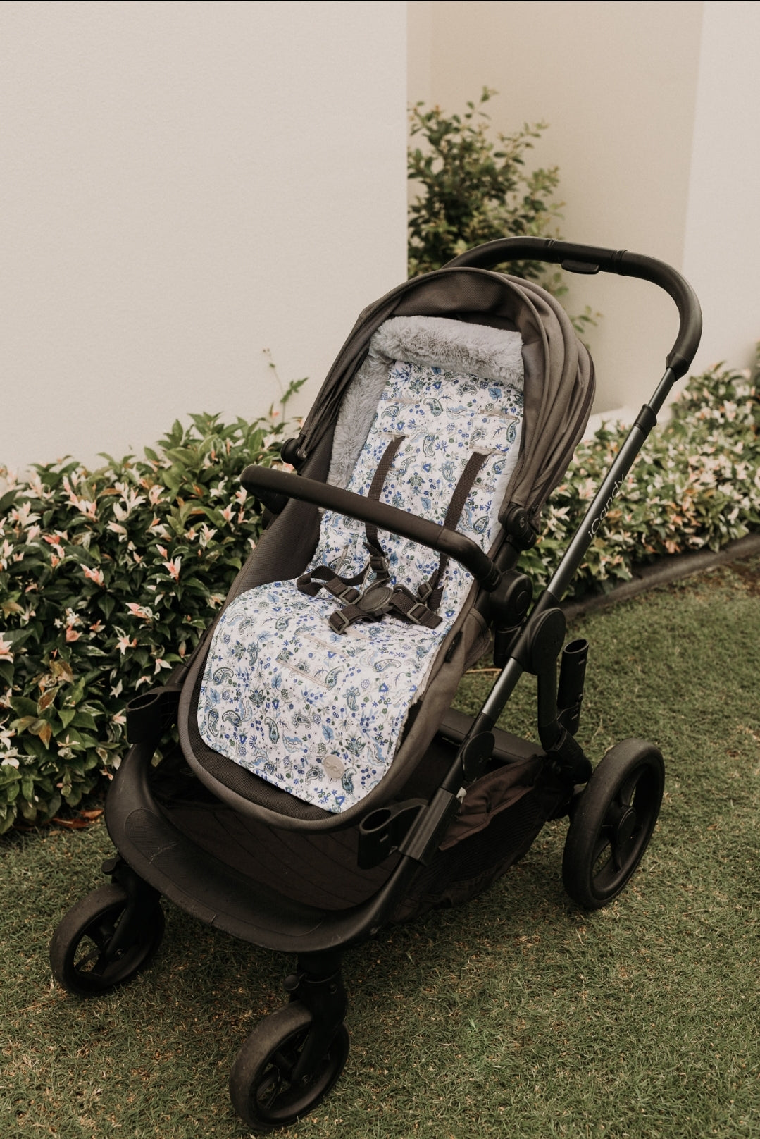 OiOi Cozy Fleece Pram Liner - Blue Paisley