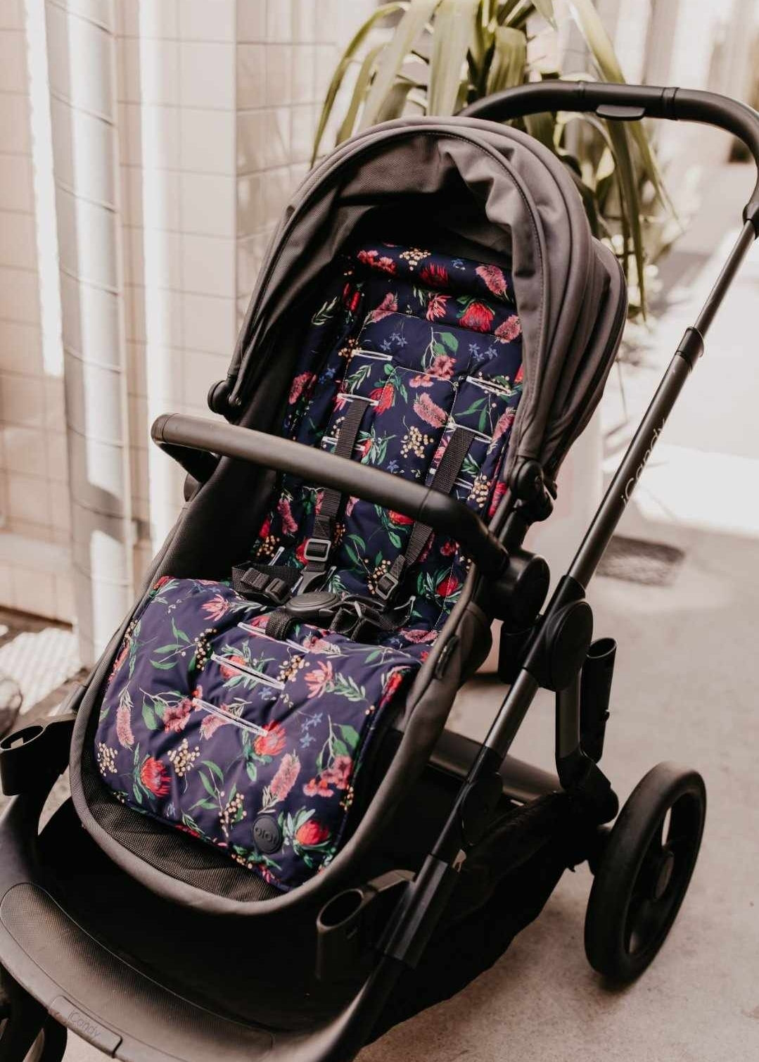 OiOi Reversible Pram Liner - Botanical