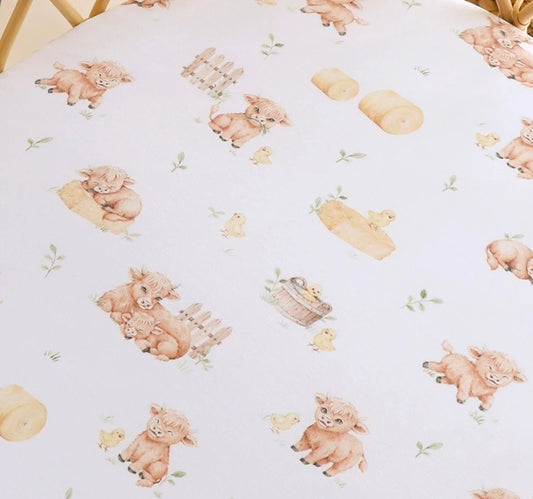 Snuggle Hunny - Bassinet Sheet/Change Table - Highland Cows