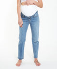 Load image into Gallery viewer, Ripe - Hunter Over Bump Crop Jeans - Vintage Wash

