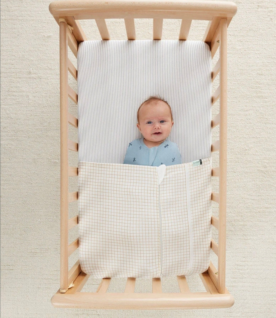 ErgoPouch - Hug Me Blanket 1.0/2.5 Tog - Basinet - Caramel Grid