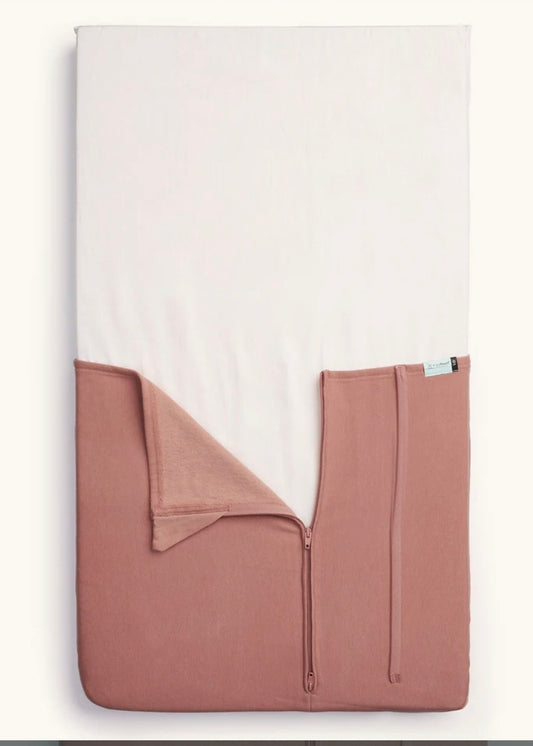 Ergopouch - Baby Tuck Sheet Bedside Sleeper - 0.2Tog - 1.0 Tog - Rose