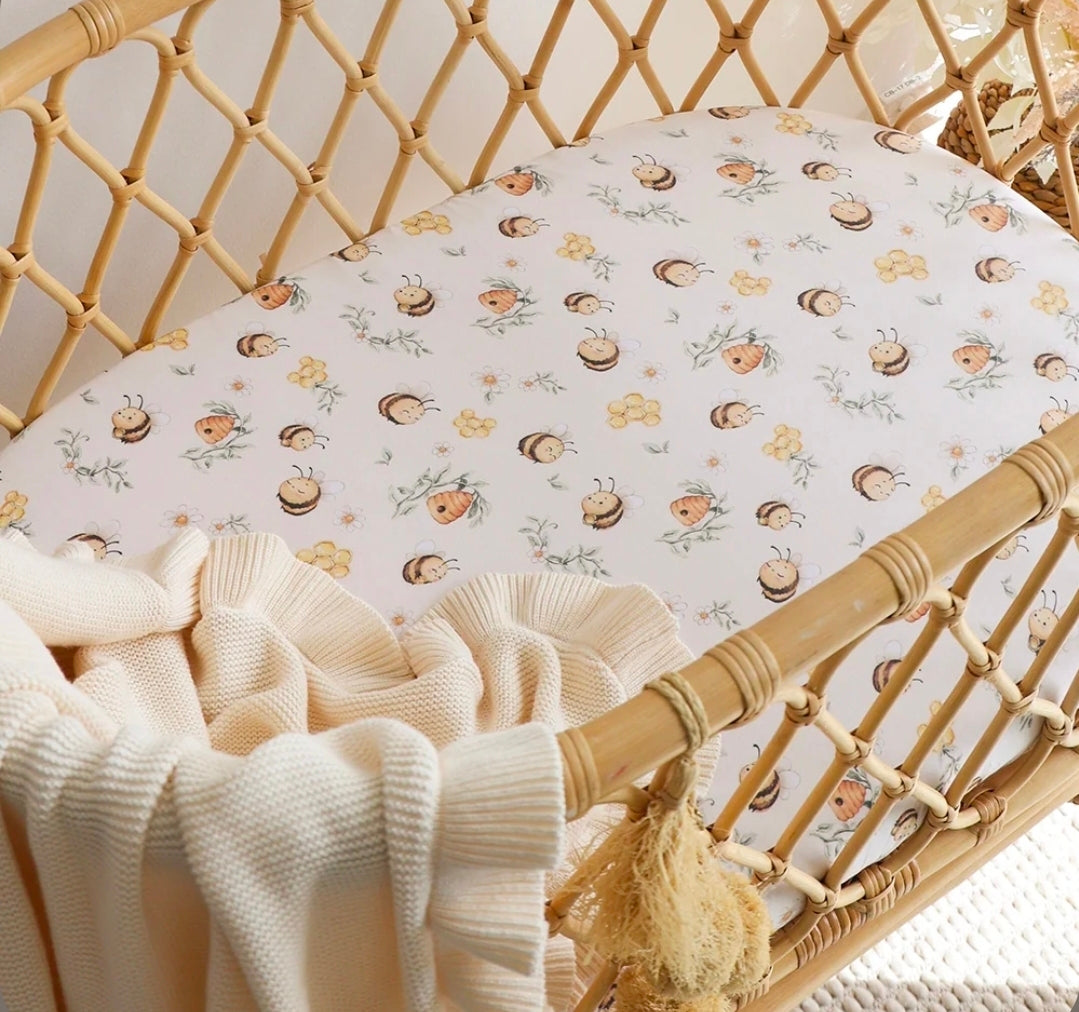 Snuggle Hunny - Bassinet Sheet/Change Table - Bumblebees